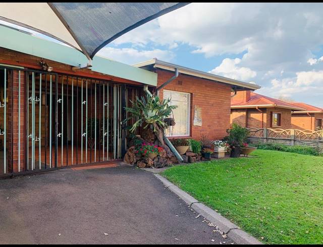 3 BEDROOM HOUSE FOR SALE IN VANDERBIJLPARK CW 4